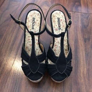 Soda Black Wedges